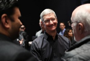 tim-cook-smiling-reuters-635