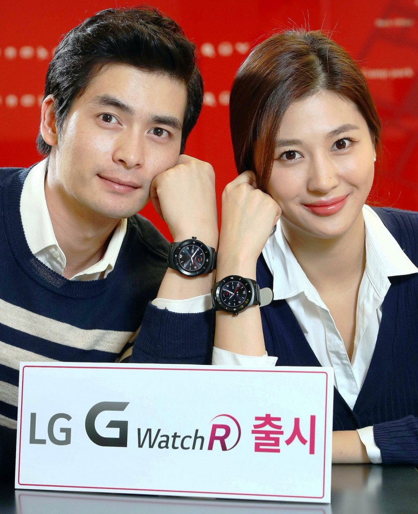 LG-G-Watch-R-launch-Oct-14-02