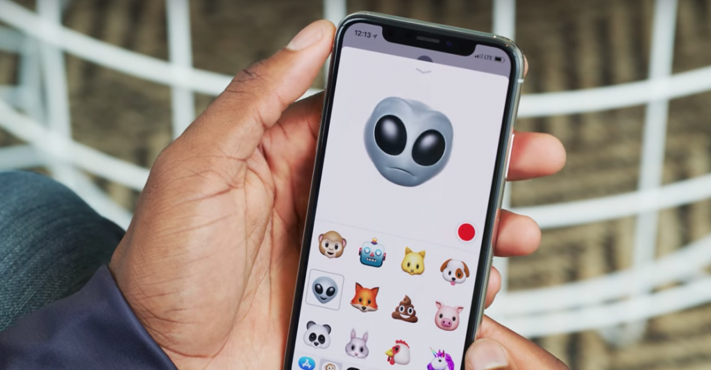 الوجوه التعبيرية Animoji