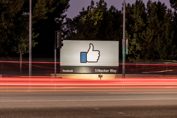 فيس بوك ترفع دعوى قضائية ضد شركة الإعلانات ILikedAD 