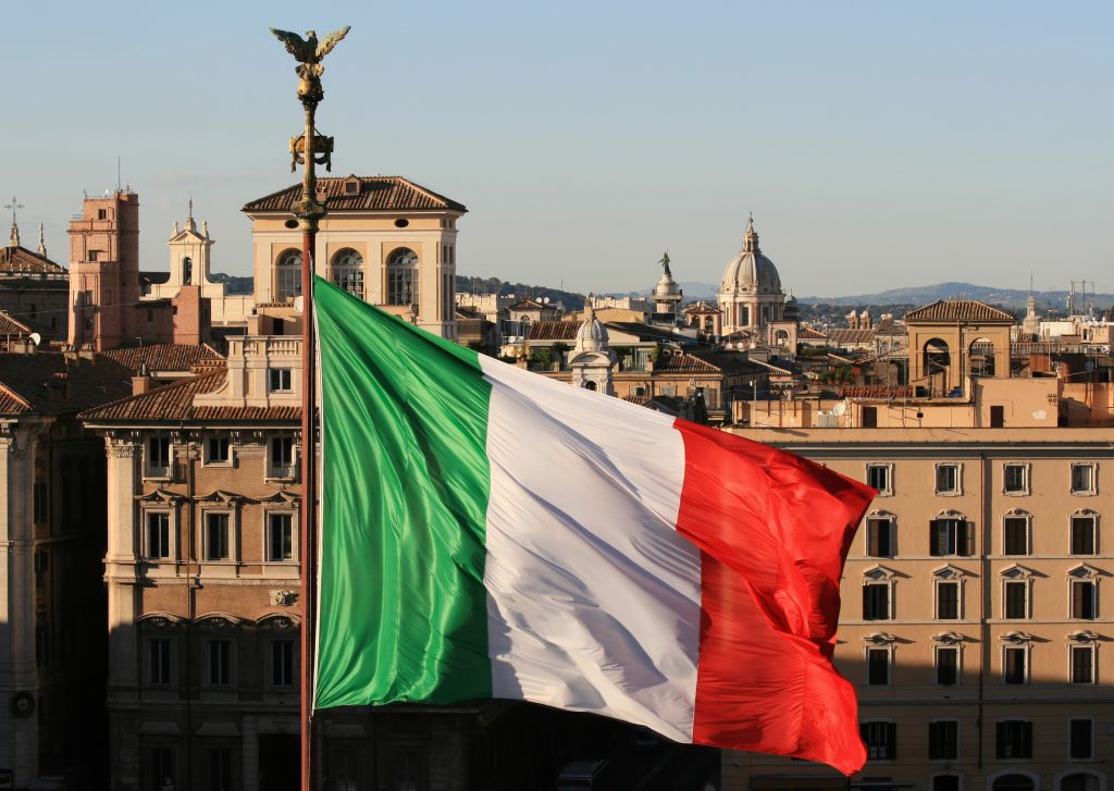 إيطاليا تحقق مع كبرى الشركات التقنية الأمريكية بخصوص خدمات التخزين السحابي