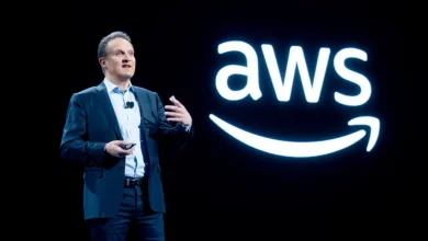 استقالة آدم سيليبسكي من رئاسة أمازون AWS